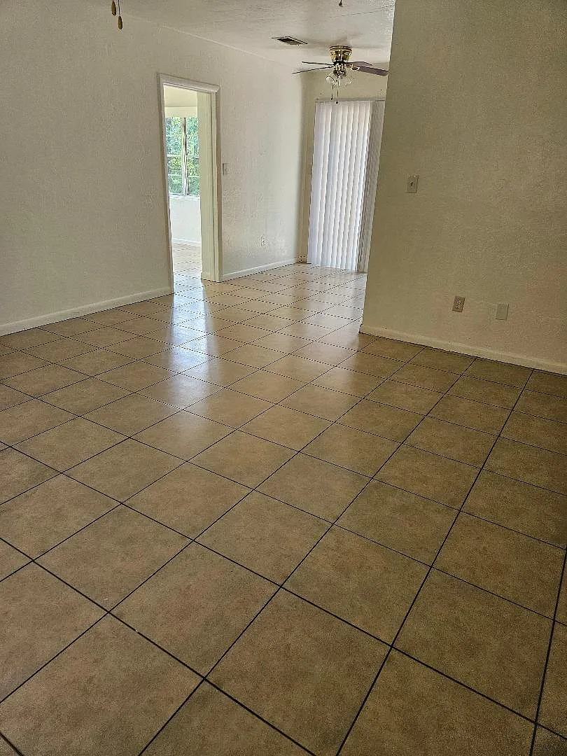 4 bed, 1456 sqft, $1,875 — Photo 4