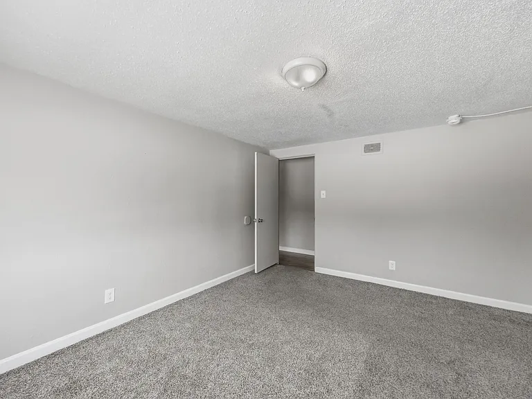 2 bed, 1.0 bath, 928 sqft, $1,450 — Photo 15