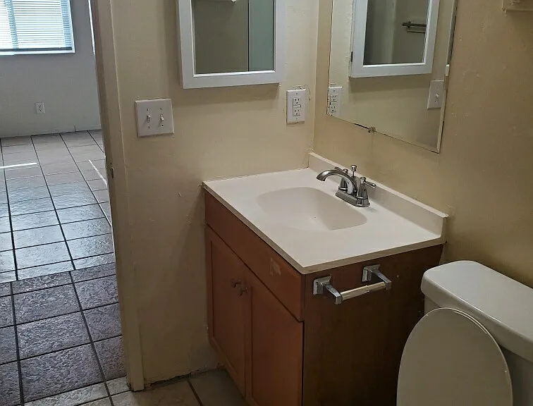 2224 Primrose Ave #10 — Photo 9