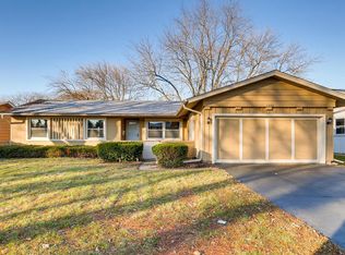 1356 Carlisle Ave, Elk Grove Village, IL 60007