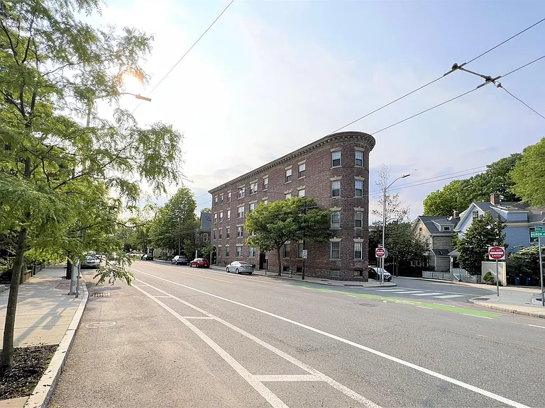 269 Huron Ave #8 — Photo 18