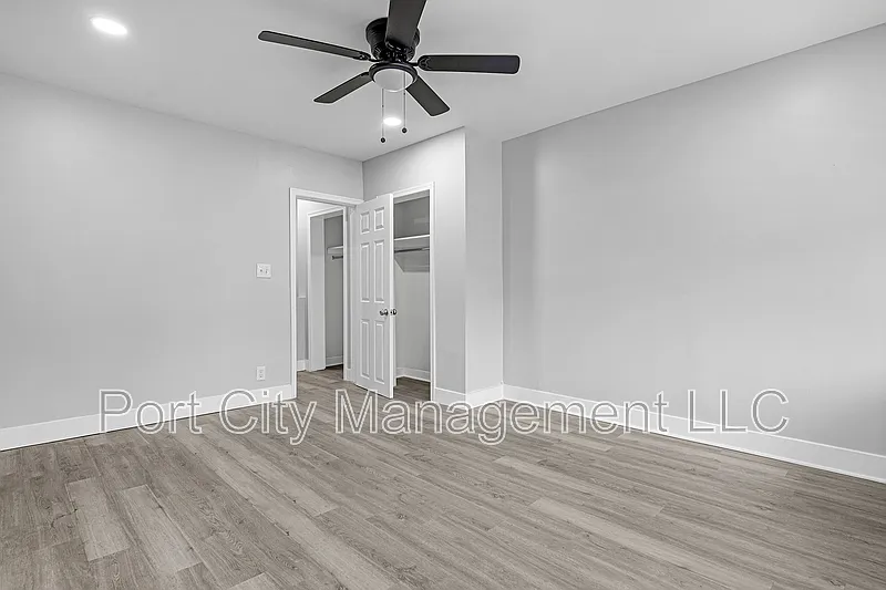 3 bed, 1.5 bath, $2,000 — Photo 3