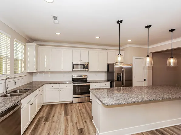 114 Glencoe Ln #106, Mooresville, NC 28117