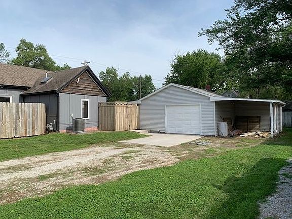 Detached Garage with Carport