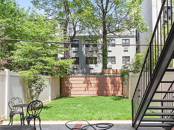 4th image of 145 W 132nd St