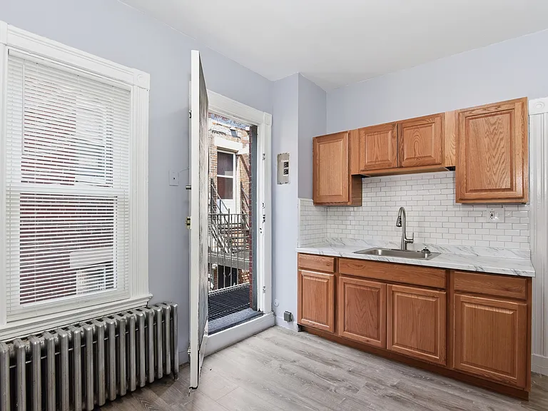 3 Moreland St #3 — Photo 1
