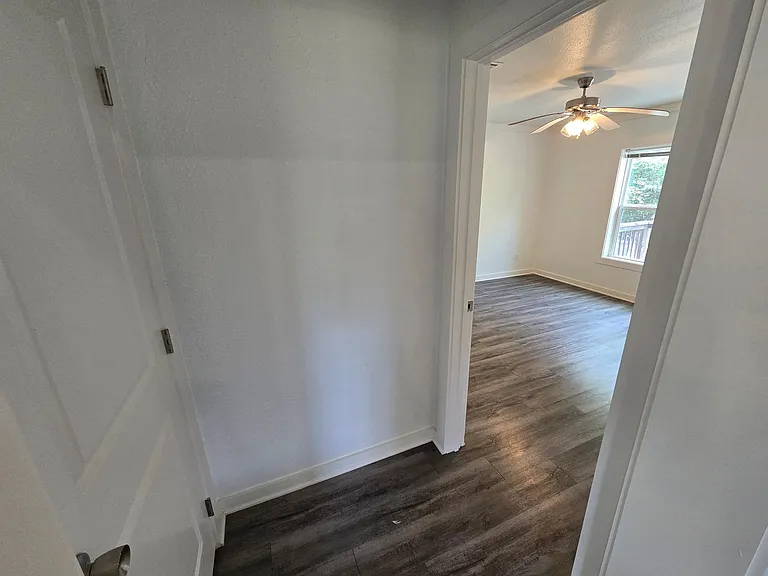 5416 Raymond Stotzer Pkwy — Photo 12