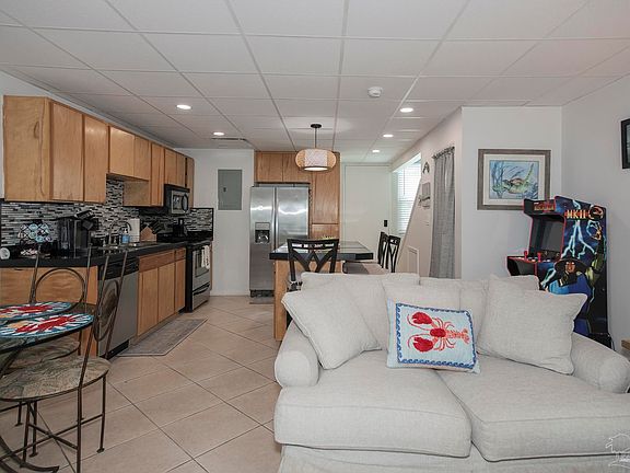 5th image of 201 Pensacola Beach Rd APT B18