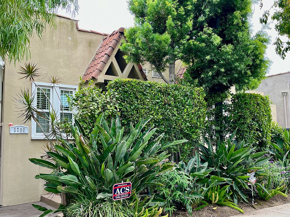 OUTSIDE FRONT OF HOUSE/DUPLEX
