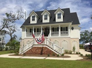 56 Maiden Creek Dr, Waverly, GA 31565