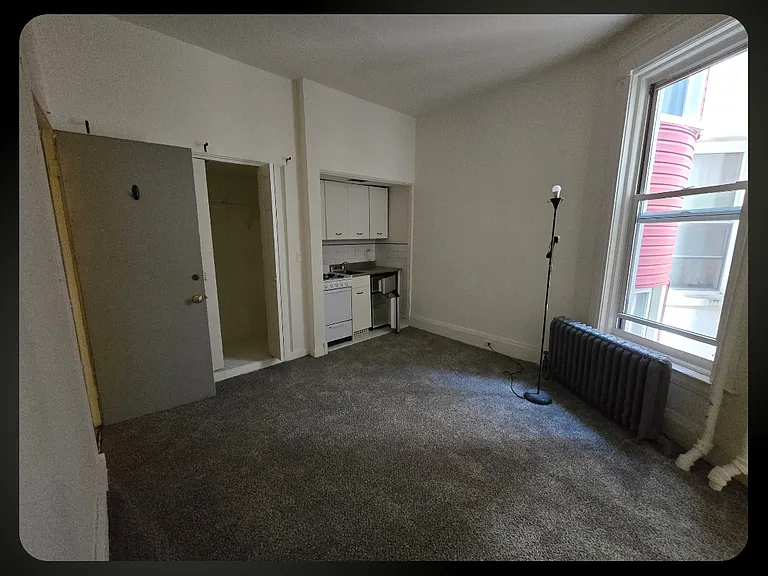 39 E Division St #3B — Photo 4