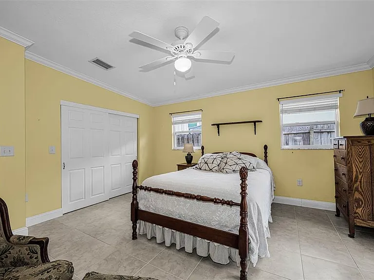 253 Park Cir S — Photo 18