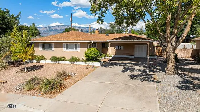 4 bed, 1974 sqft, $2,550 — Photo 1
