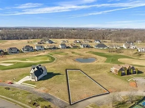 338 Club Ct, Bowling Green, KY 42103