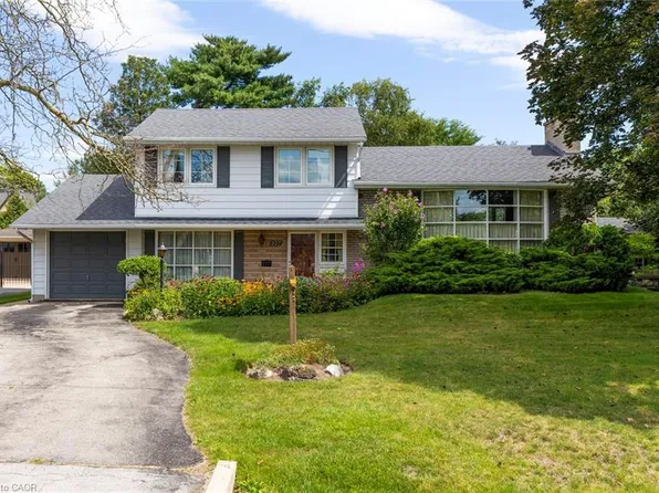 227 Sandwell Dr, Oakville, ON L6L 4P3
