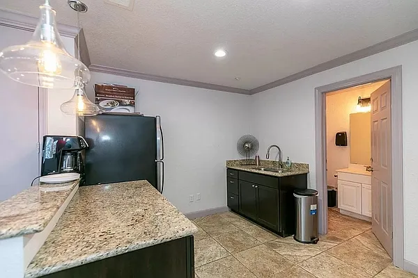 City Summit Apartments — Photo 12