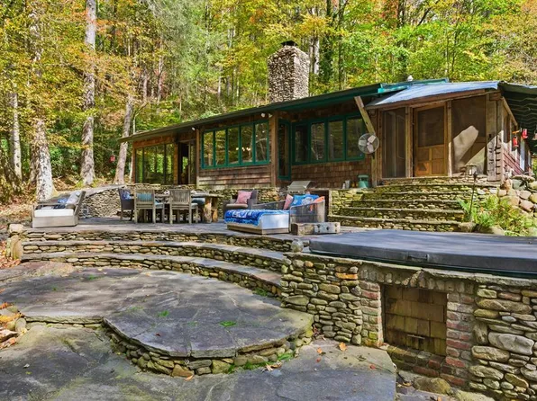 2965 Tate City Rd, Hayesville, NC 28904