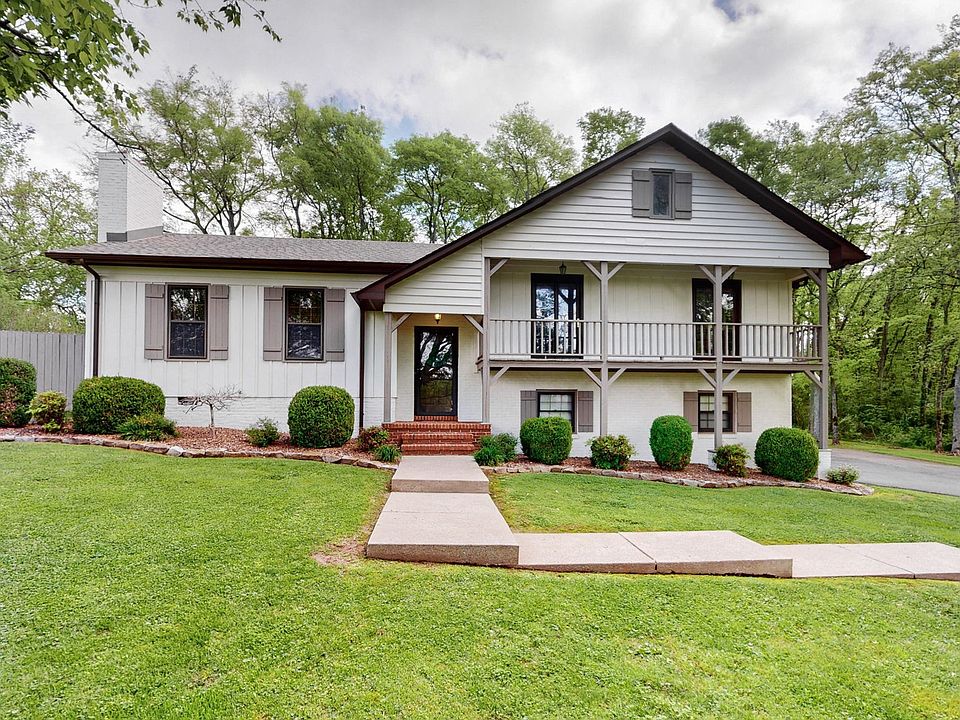 1st image of 211 Stardust Dr
