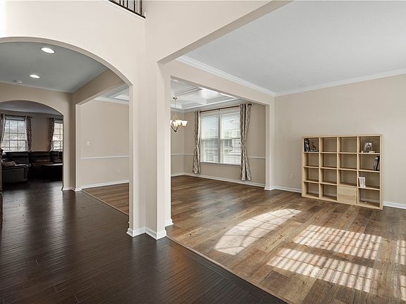 5th image of 4541 Walnut Ridge Cir