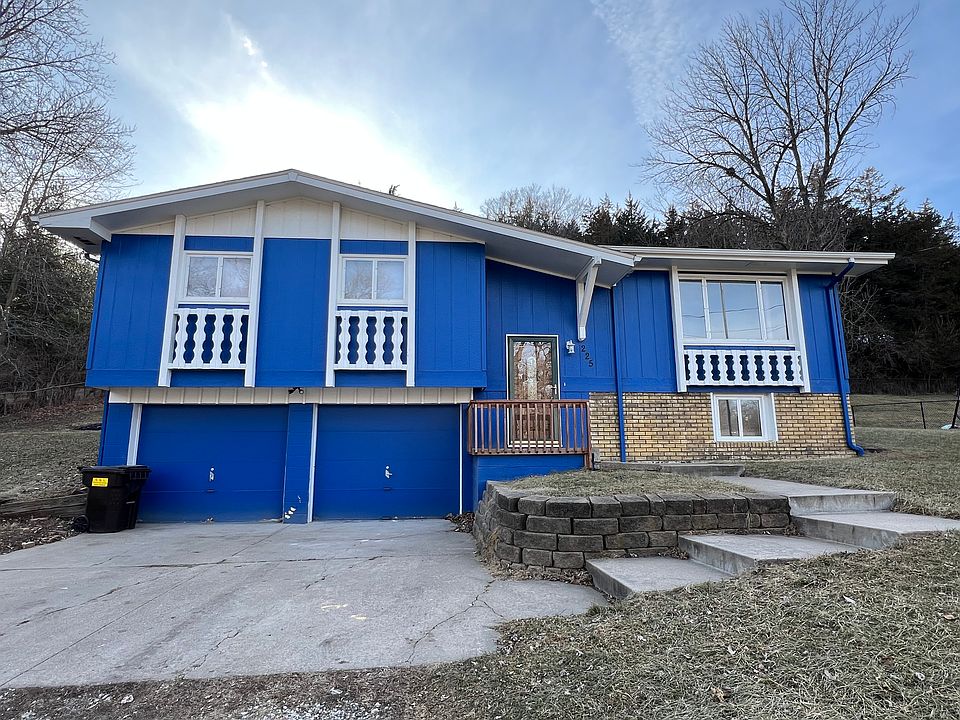 1st image of 225 Parkwood Dr