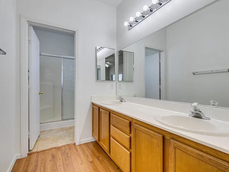 2760 Saigon Dr — Photo 8