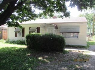526 Saint James Dr, East Saint Louis, IL 62206