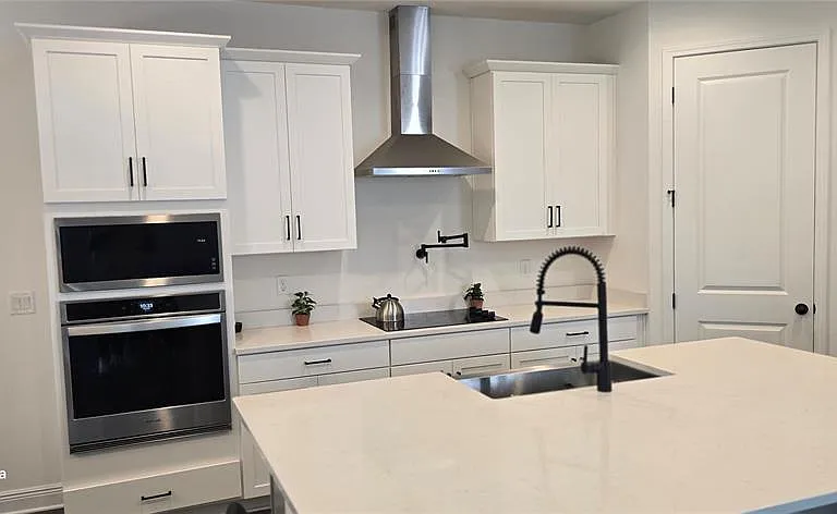 18410 Blue Heron Cir — Photo 8
