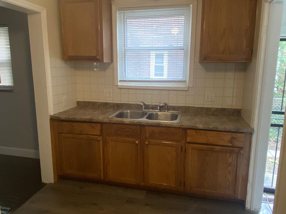 2nd image of 18050 Ardmore St