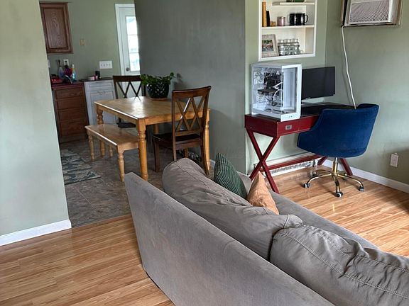 3rd image of 882 Grenada Rd