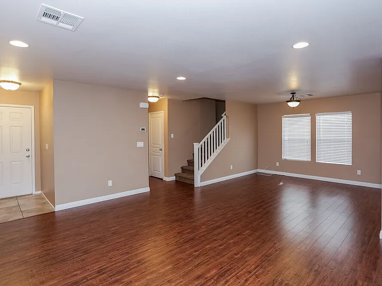 9434 Blooming Grove Ave — Photo 3