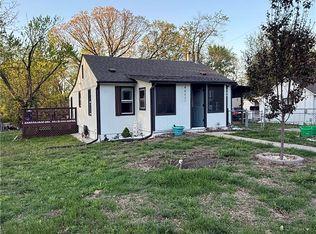 704 E Hayward Ave, Independence, MO 64050