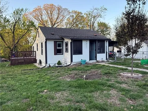 704 E Hayward Ave, Independence, MO 64050