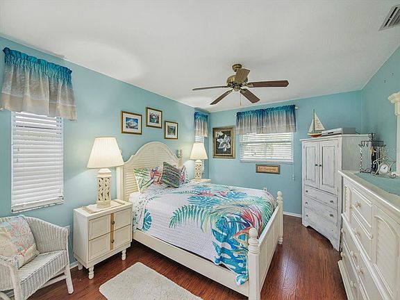 3rd image of 170 Lake Tarpon Dr