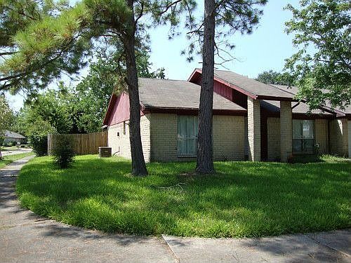2nd image of 13922 Kensington Pl