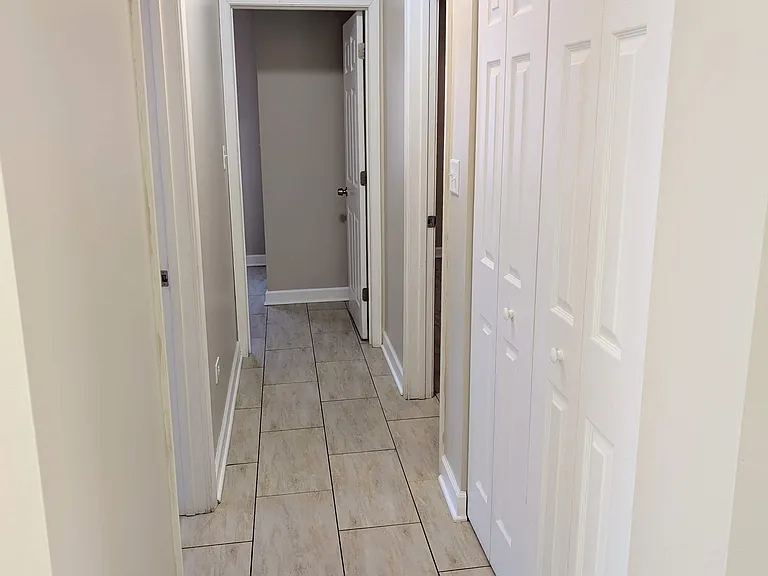 817 N 23rd Ave #5 — Photo 2