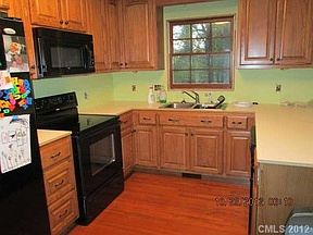 2nd image of 302 Plantation Dr