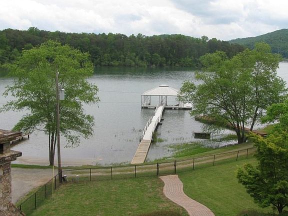 5th image of 2132 Red Banks Dr