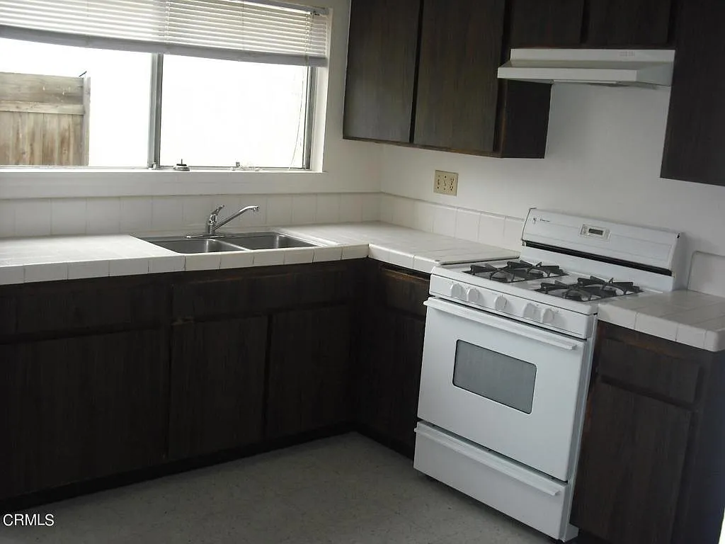 2 bed, 1.5 bath, 989 sqft, $2,895 — Photo 4