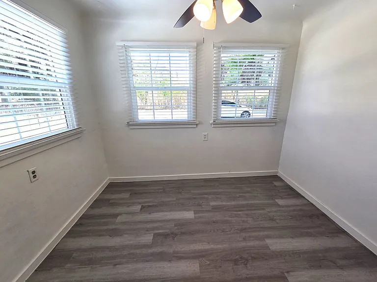 195 E Mountain View Ave — Photo 4