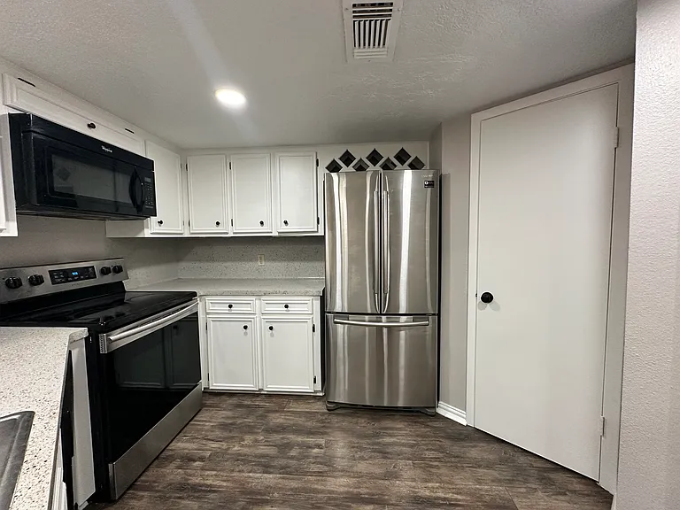 Samsung Stainless Steel Fridge with icemaker