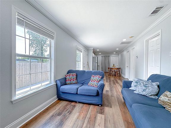 3rd image of 340 George St