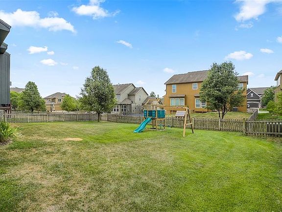 3rd image of 23605 W 51st Pl