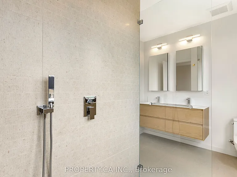 301 Keele St #1 — Photo 32