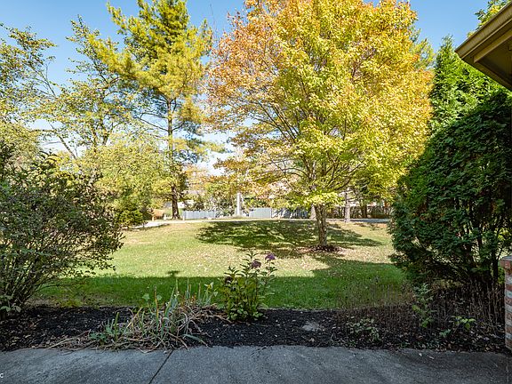 4th image of 7489 Oakland Hills Dr