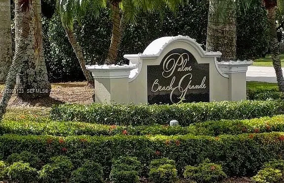 1545 Lake Crystal Dr — Photo 1