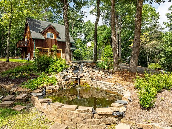 4th image of 83 Riverview Cir