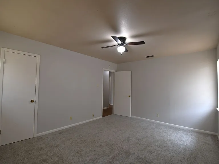 3202 Autumn Leaves Dr — Photo 27
