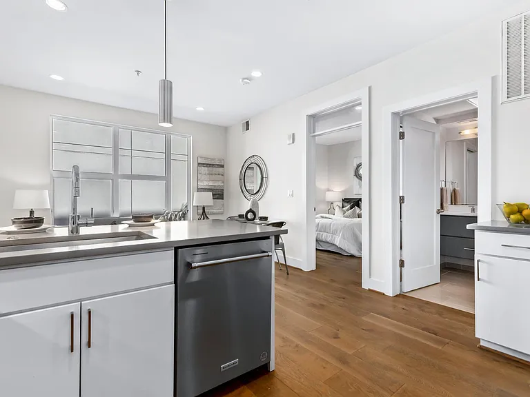 2337 Champlain St NW #209 — Photo 4
