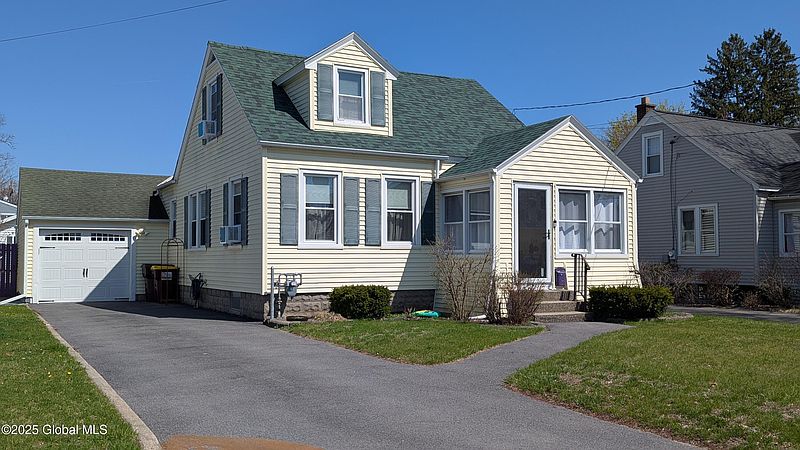 3rd image of 1854 Ferguson Street