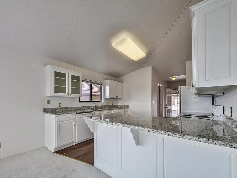 824 W Hampton Rd — Photo 9